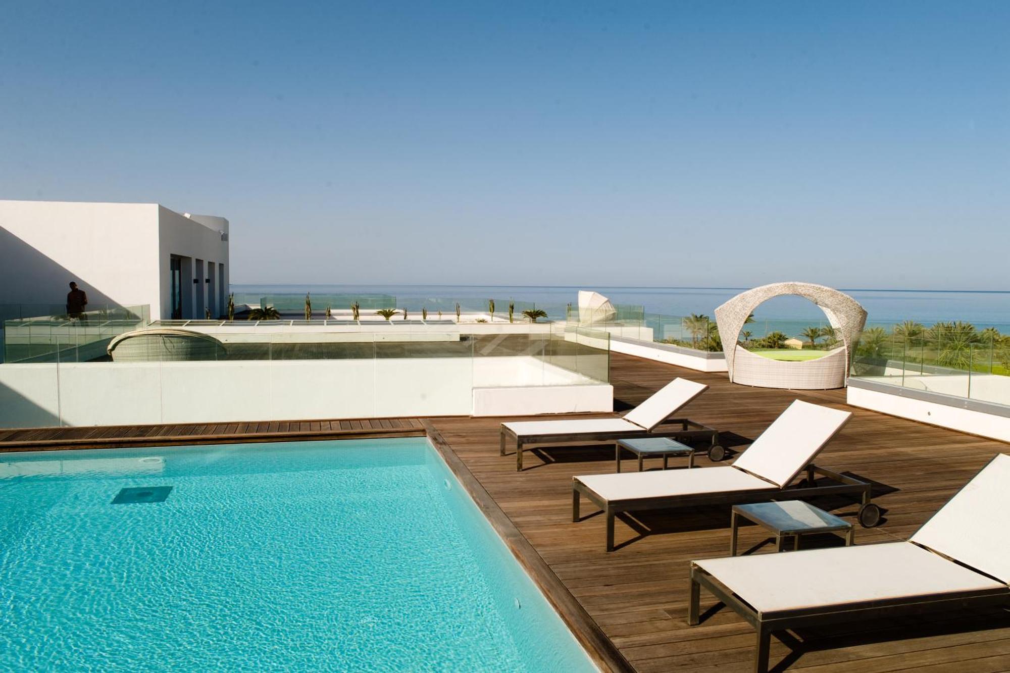 Royal Thalassa Monastir Exterior foto Rooftop pool at the hotel