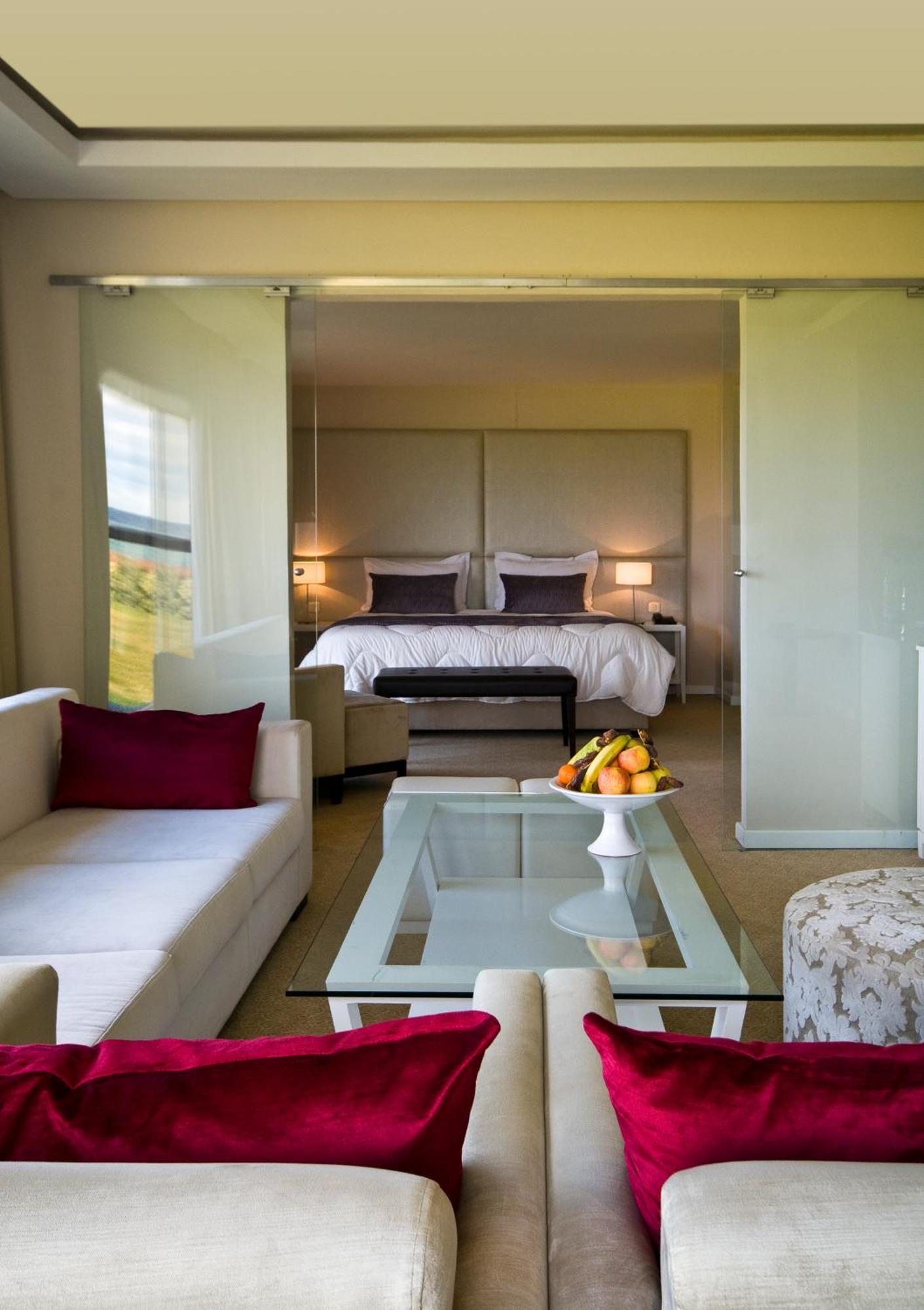 Royal Thalassa Monastir Exterior foto A suite at the Cape Grace