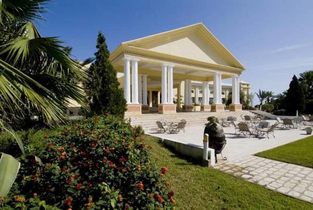 Royal Thalassa Monastir Exterior foto The hotel's main entrance